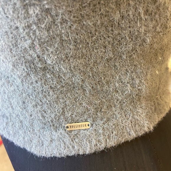 🤍 Hollister Gray Butterfly Sweater Tank Top Small - Picture 9 of 9